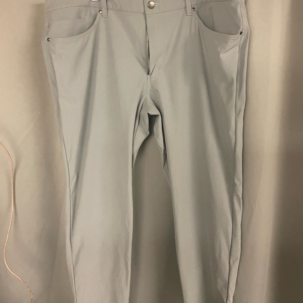 Lululemon Men's Gray Pants - Picture 2 of 6